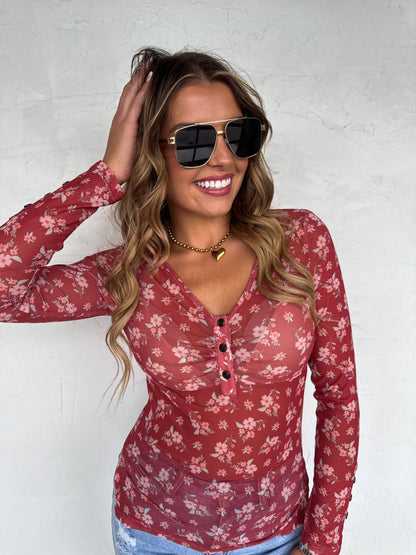 ANNIE VNECK MESH TOP