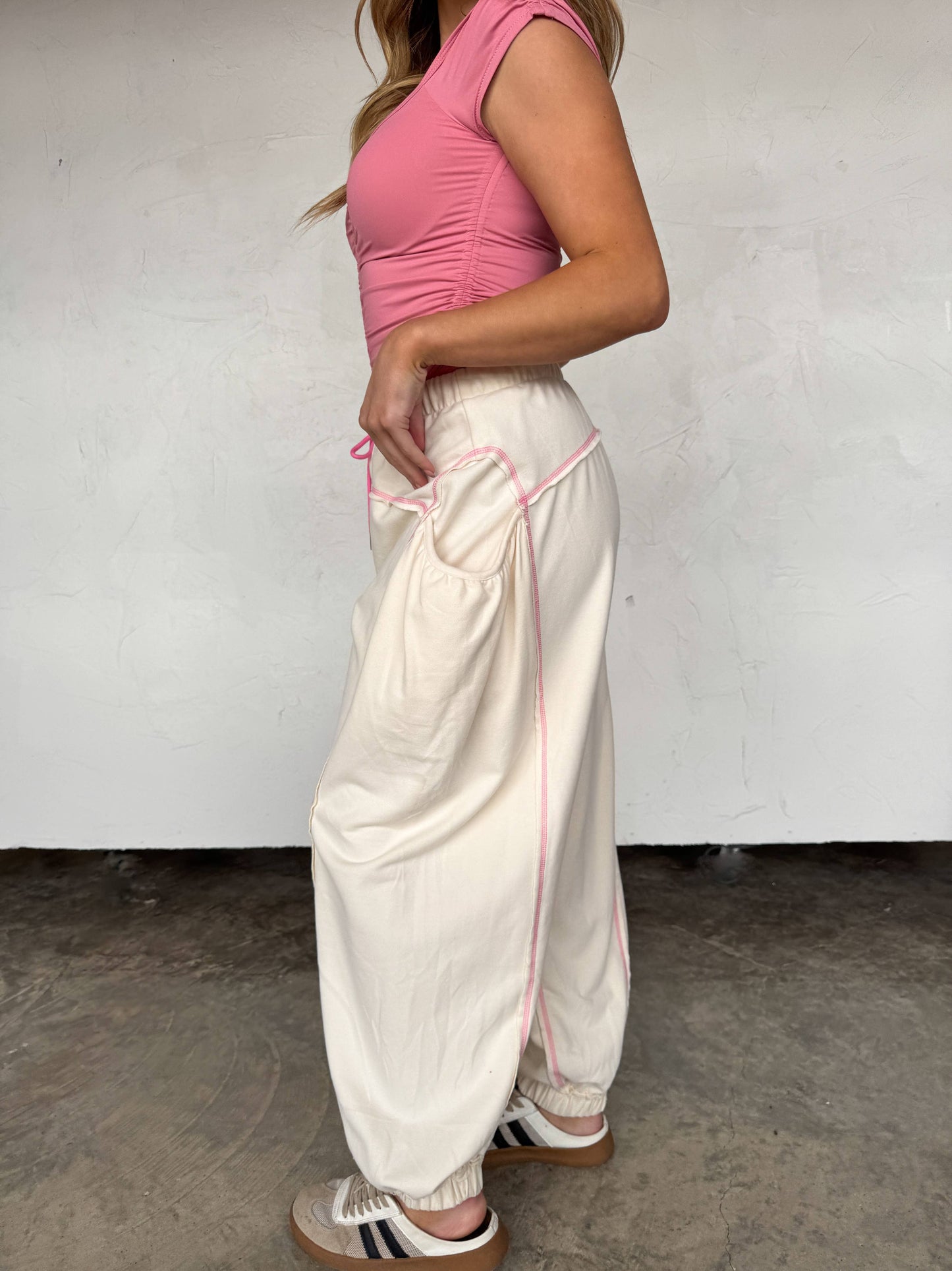 LOUNGE ABOUT JOGGERS